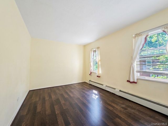 147-28 Charter Road 33B, Briarwood, NY 11435