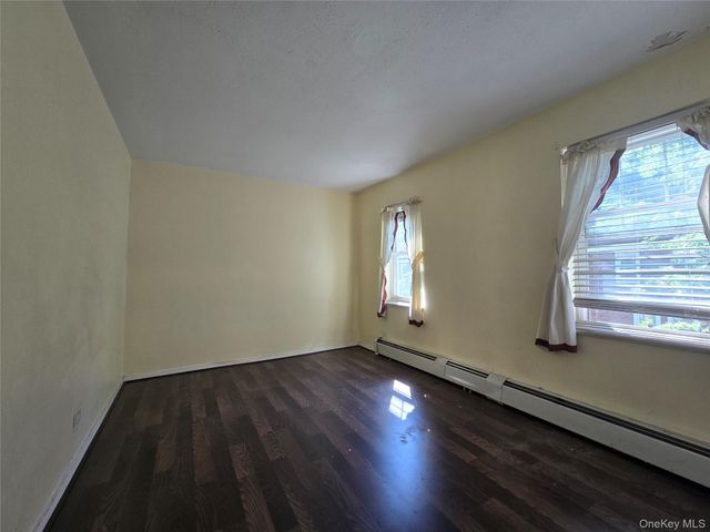 147-28 Charter Road 33B, Briarwood, NY 11435