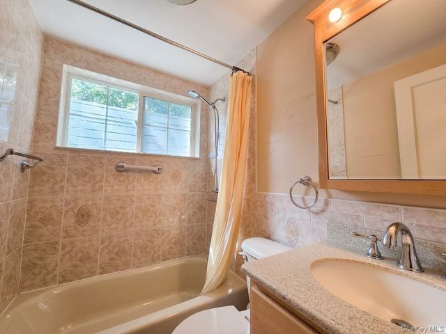 147-28 Charter Road 33B, Briarwood, NY 11435