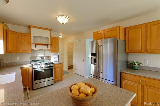 47663 Belmont Drive, Belleville, MI 48111