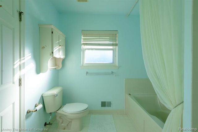 47663 Belmont Drive, Belleville, MI 48111