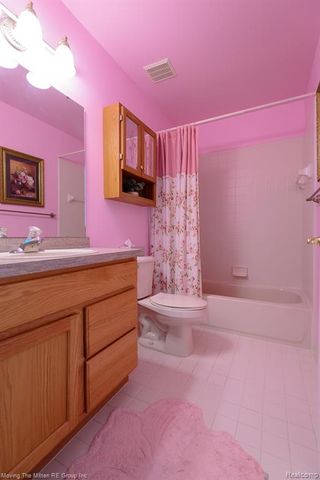 47663 Belmont Drive, Belleville, MI 48111