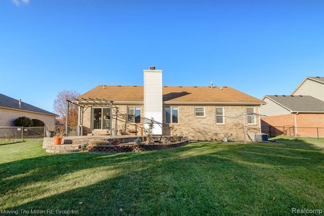 47663 Belmont Drive, Belleville, MI 48111