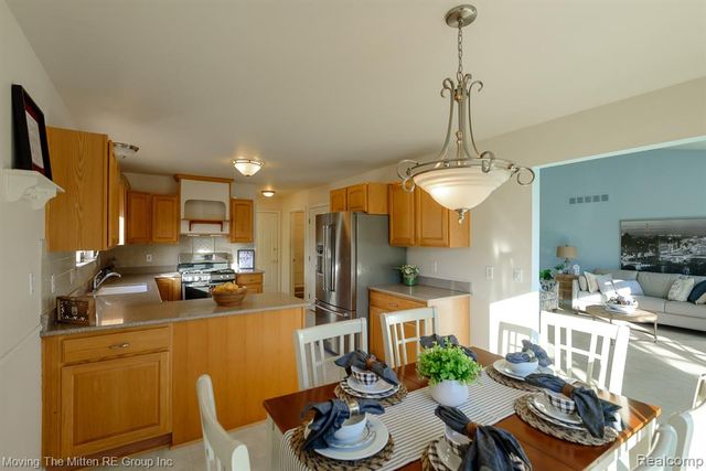 47663 Belmont Drive, Belleville, MI 48111