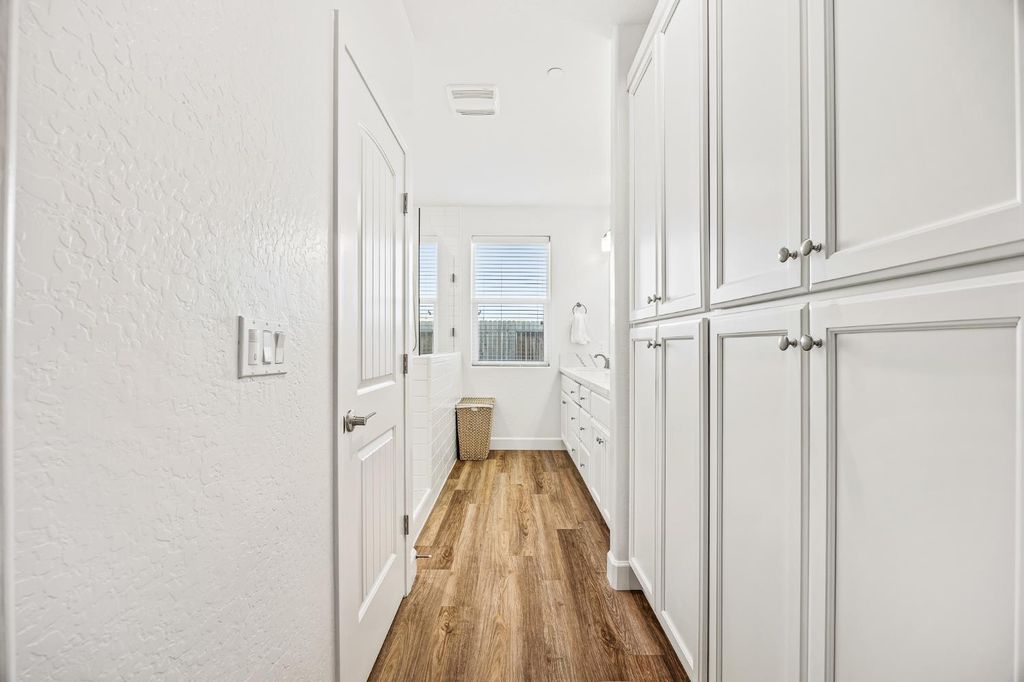 Image 17 of property listing at 3012 Sand Hills, Tulare, CA 93274