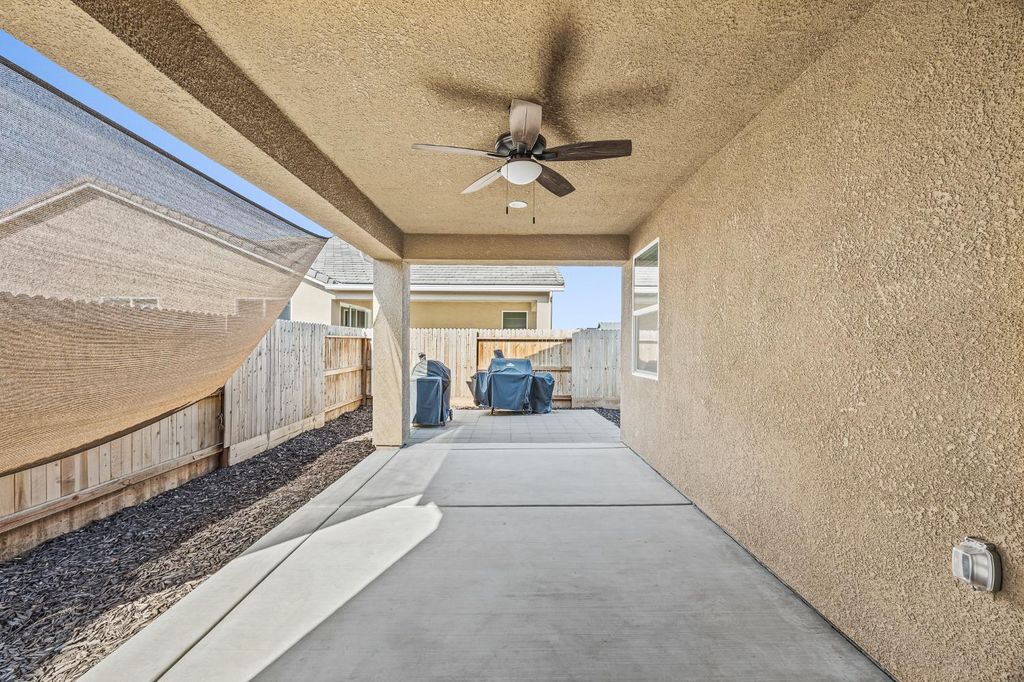 Image 27 of property listing at 3012 Sand Hills, Tulare, CA 93274