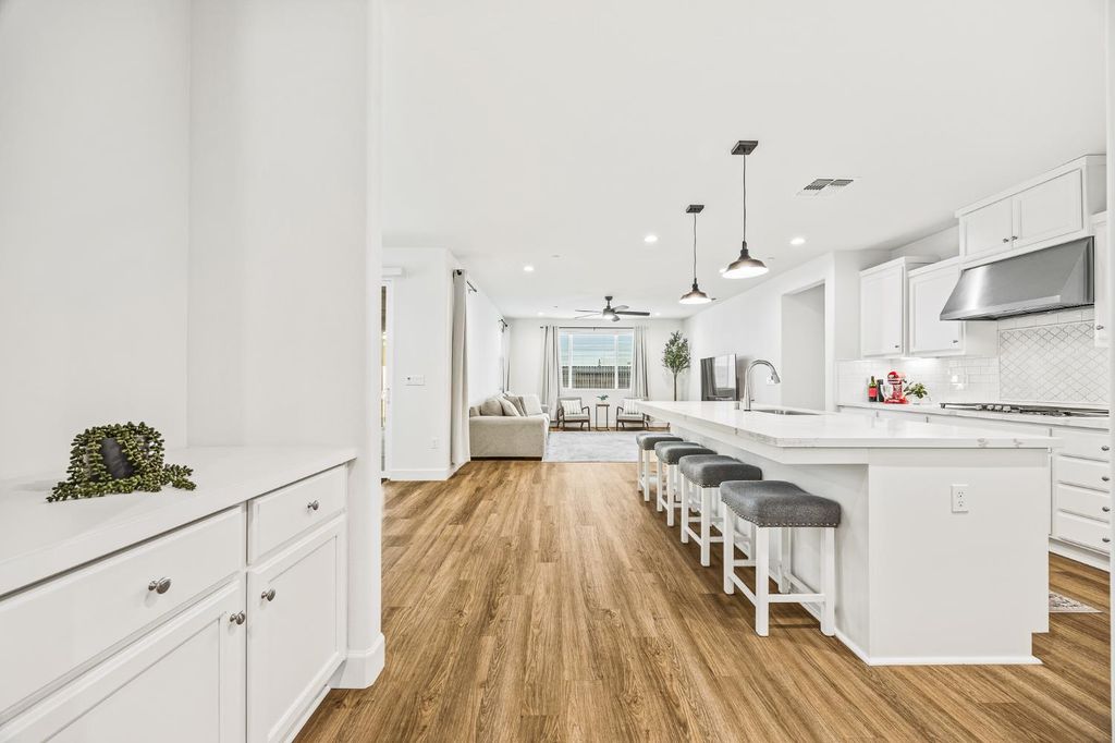 Image 7 of property listing at 3012 Sand Hills, Tulare, CA 93274