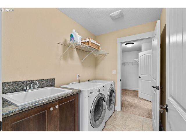 5579 Se OLD WOODS Loop, Gresham, OR 97080