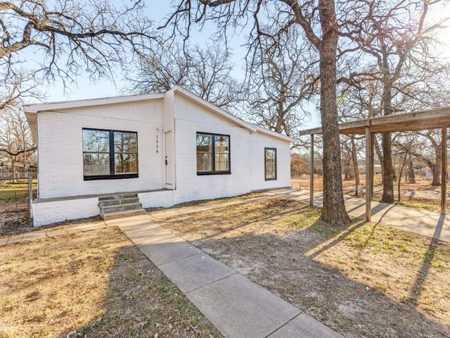 1328 Pelican Circle, Pelican Bay, TX 76020