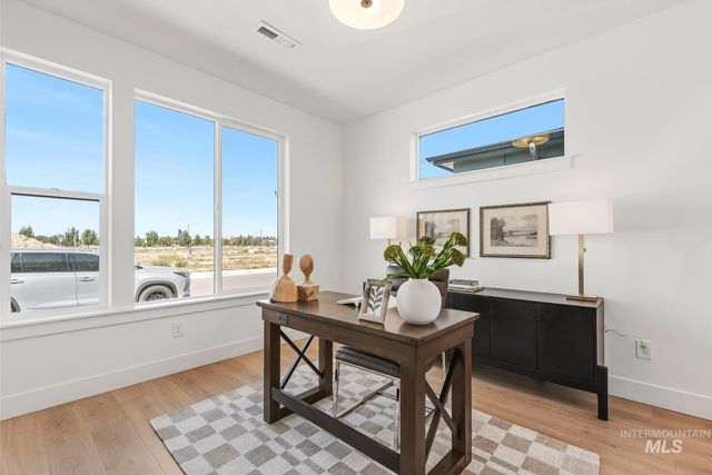 1009 W Malbar St., Meridian, ID 83646
