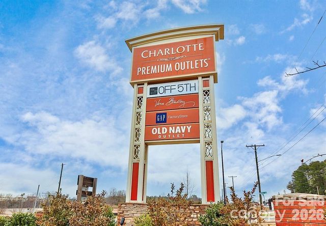 9740 Springholm Drive, Charlotte, NC 28278