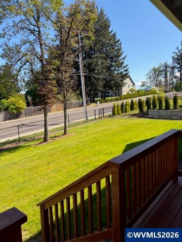 708 NW George Ct, Sublimity, OR 97385