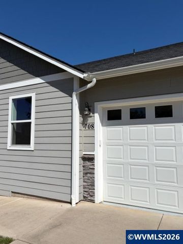 708 NW George Ct, Sublimity, OR 97385