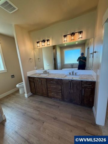 708 NW George Ct, Sublimity, OR 97385