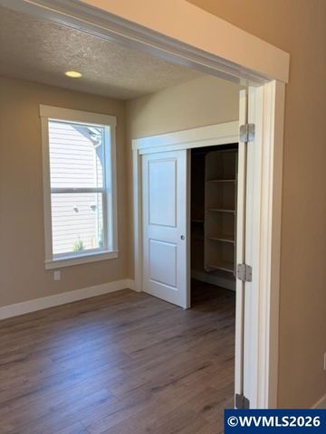 708 NW George Ct, Sublimity, OR 97385