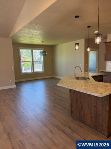 708 NW George Ct, Sublimity, OR 97385