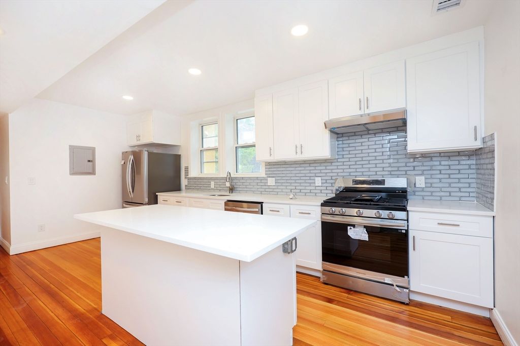 5 Chauncy St .2, Cambridge, MA 02138