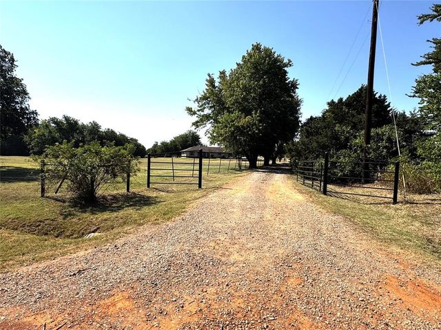 16627 W Forrest Hills Road, Cashion, OK 73016