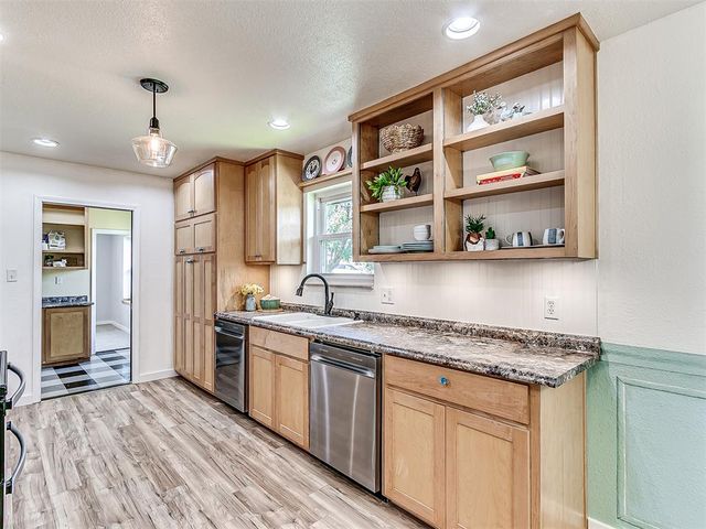 16627 W Forrest Hills Road, Cashion, OK 73016
