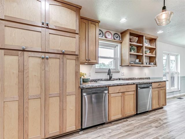 16627 W Forrest Hills Road, Cashion, OK 73016