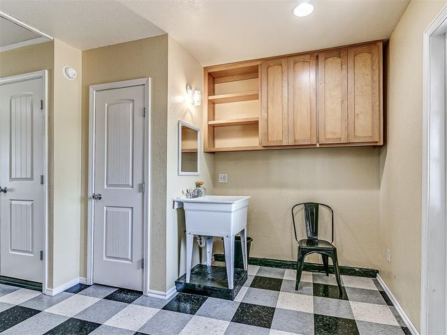 16627 W Forrest Hills Road, Cashion, OK 73016