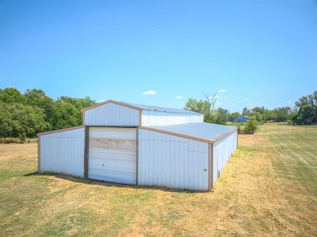 16627 W Forrest Hills Road, Cashion, OK 73016