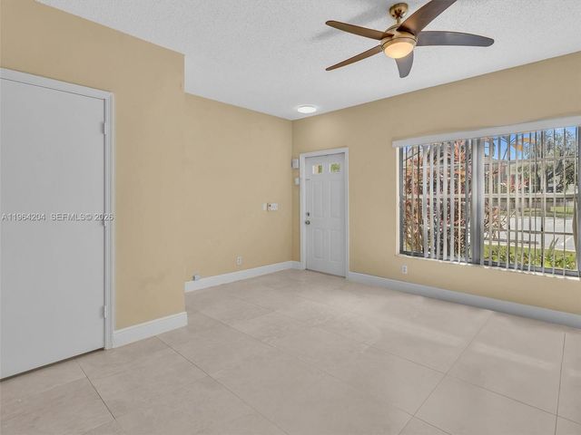 60 Key West Ct 60, Weston, FL 33326