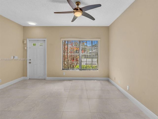 60 Key West Ct 60, Weston, FL 33326