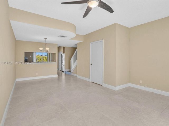 60 Key West Ct 60, Weston, FL 33326