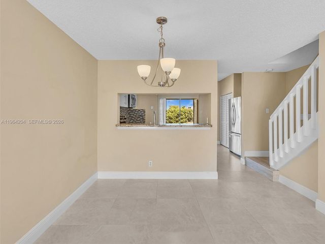 60 Key West Ct 60, Weston, FL 33326