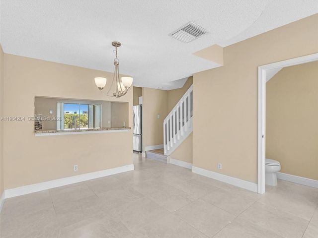 60 Key West Ct 60, Weston, FL 33326