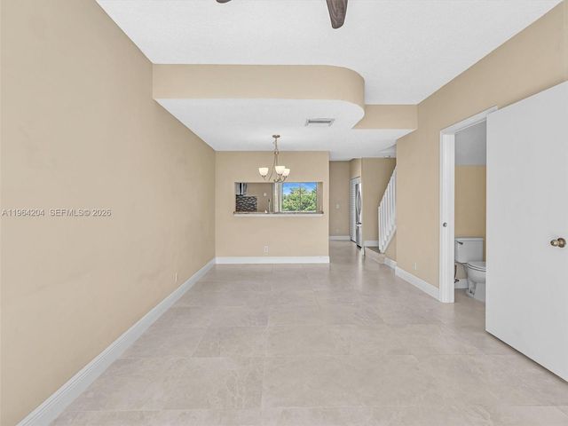 60 Key West Ct 60, Weston, FL 33326