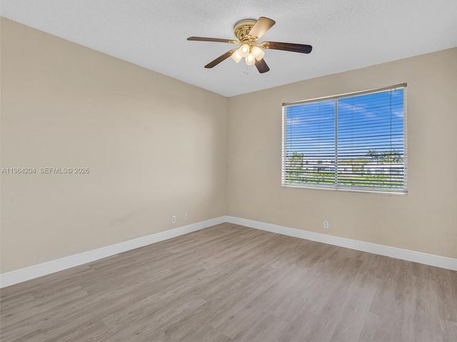 60 Key West Ct 60, Weston, FL 33326