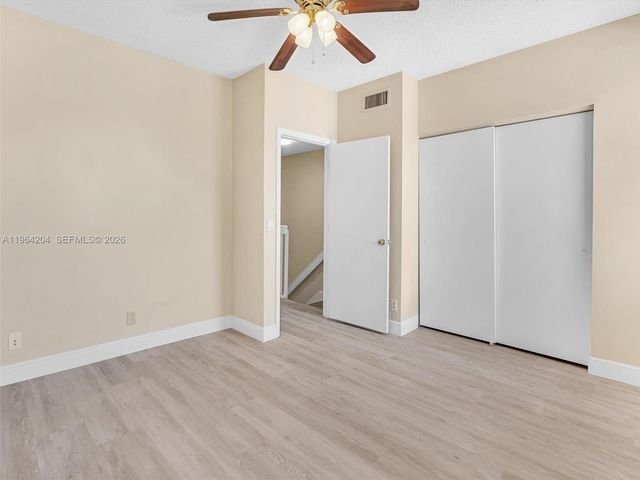 60 Key West Ct 60, Weston, FL 33326