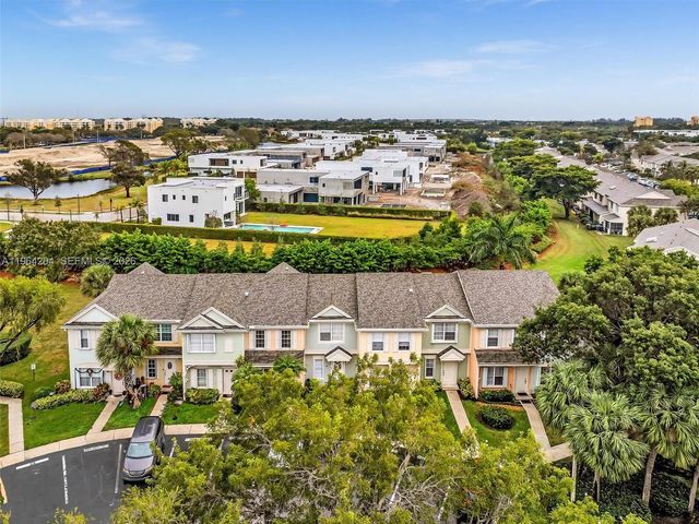 60 Key West Ct 60, Weston, FL 33326