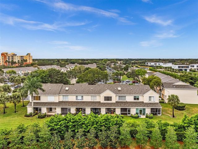 60 Key West Ct 60, Weston, FL 33326