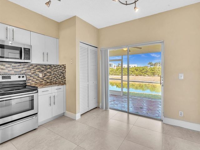 60 Key West Ct 60, Weston, FL 33326