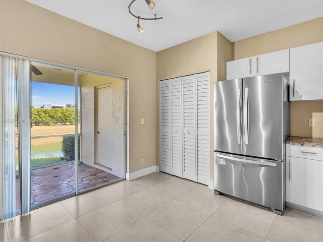 60 Key West Ct 60, Weston, FL 33326