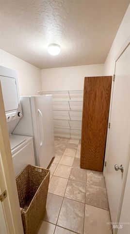 16056 N Pelican Butte Dr, Nampa, ID 83651