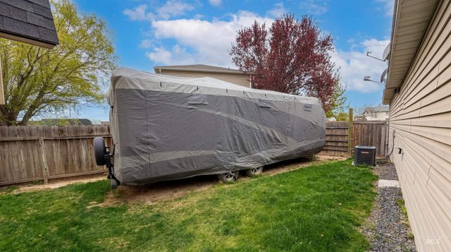 16056 N Pelican Butte Dr, Nampa, ID 83651