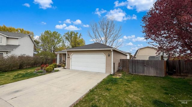 16056 N Pelican Butte Dr, Nampa, ID 83651