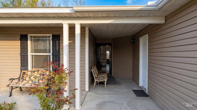 16056 N Pelican Butte Dr, Nampa, ID 83651