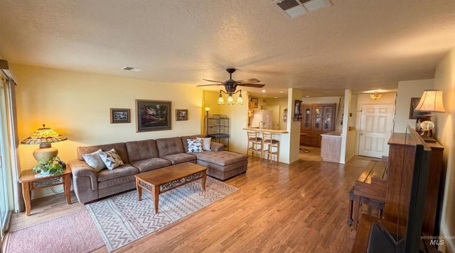 16056 N Pelican Butte Dr, Nampa, ID 83651