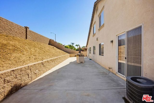11962 Silver Loop, Jurupa Valley, CA 91752