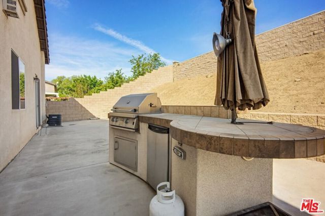 11962 Silver Loop, Jurupa Valley, CA 91752