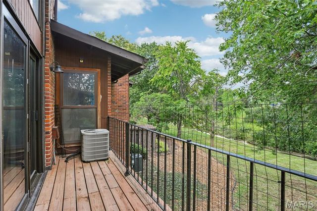 1045 Mersey Bend Drive F, St Louis, MO 63129