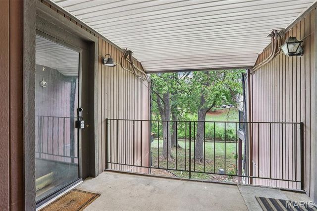 1045 Mersey Bend Drive F, St Louis, MO 63129