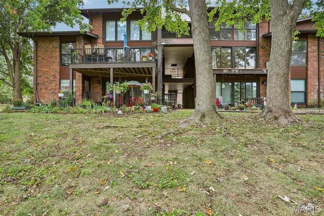 1045 Mersey Bend Drive F, St Louis, MO 63129