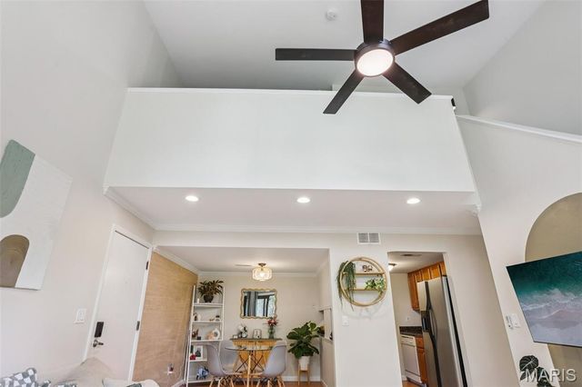 1045 Mersey Bend Drive F, St Louis, MO 63129