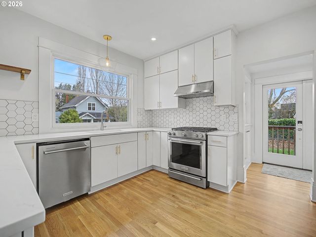 4074 Ne 7TH Ave A&B, Portland, OR 97212